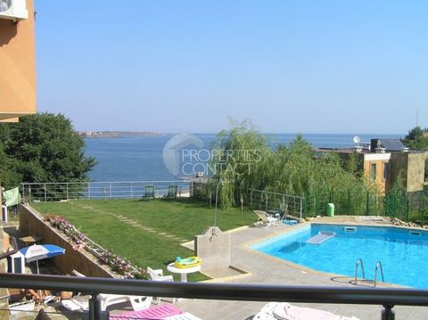 Referenznummer: 12527. Wir verkaufen eine möblierte Zwei-Zimmer-Wohnung mit Meerblick in der ersten Meereslinie in Sozopol. Die Wohnung befindet sich im Komplex Saint Nikola, in der ersten Meereslinie über der Paradiesbucht, Budjaka, Nordhang, Sozopo...