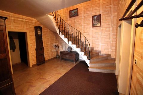 REF: 66590 AP. LA VOGE LES BAINS, large house made up of two separate apartments. 2 bedrooms on the ground floor with terrace, a kitchen as well as a summer kitchen and a workshop. Upstairs, 3 large bedrooms, a kitchen with air conditioning, a large ...