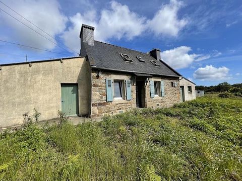 22740 PLEUDANIEL House to renovate. The charm of stone for this house of about 46 m² on a plot of 590 m² House composed on the ground floor: 2 rooms. Upstairs: 2 bedrooms, 1 landing Garage attached to the house Outbuildings 1 outdoor toilet Individua...