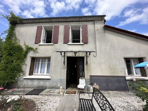 Summary Detached house with garden, situated in a small village near Barbezieux. This 3 bedroom house has a pretty garden 600m2. It is an old stone house with entrance hall, lounge with fireplace and wood burner, dining room, there is a ground floor ...