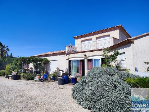 In the pretty town of Fitou, near Leucate Set of 5 houses on a plot of 1800m2 with garage and shed This rare property consists of 4 identical houses of 42 m2, with terrace and parking, fully furnished As well as the main house of 115m2, 2 large bedro...