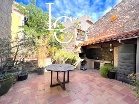 Summary LC Immo Company, in the heart of a small village, presents this exceptional property. An atypical stone house of 230 m2 with a breathtaking view of the Pyrenees. You will immediately be charmed by its services, its stone walls and its unique ...