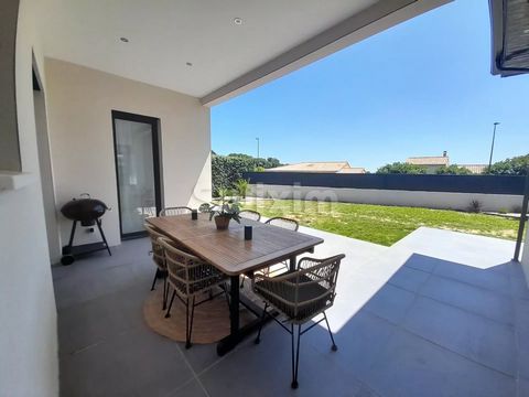 Ref 1836KS: In Montélimar, magnificent new single storey house which consists of a large bright living room of approximately 70 m2 with a fully equipped kitchen, 1 master suite with shower room and dressing room, 3 bedrooms, 1 bathroom bathroom with ...