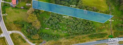 64 acres of meadows/pastures by the river A trapezoidal plot (similar to a rectangle) with an area of 6469m2 for sale in the town of Sieprawice in the municipality (Jastków). The area of 64.69 ares consists of three plots numbered: 326/2, 327/3 and 3...