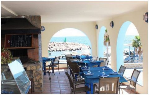 9-room hostel with living quarters in the same building, located in the heart of the vibrant and traditional fishing village of Villaricos. On the ground floor, there is a 91m2 living space consisting of 3 bedrooms, 1 bathroom, a living-dining room w...