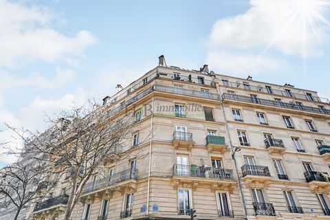 - EXCLUSIVITY - Boulevard Saint-Marcel - Ideal Investor - The H&B Real Estate Group presents for sale this studio of 15.12m2 located on the 4th floor with elevator of a freestone building built in 1870, on the border of the 5th arrondissement. Facing...