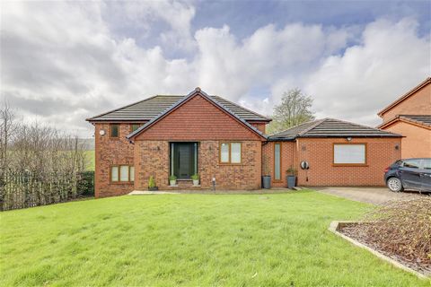 This superb, 4 bedroom detached family home has a fantastic entertaining garden space. With exceptional presentation throughout, this stunning property sits within a 1/4 acre plot and is well laid out over 3 floors, including the exceptional Home Cin...