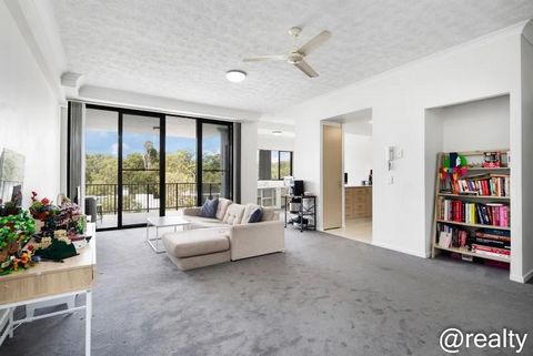 Be quick, here is your opportunity to buy this again, hard to find a unit this big with two car parks! This two-bedroom unit is bigger than many three's, In a quite leafy area a minute to Robina Two separate lounge and dining rooms ( or a great home ...