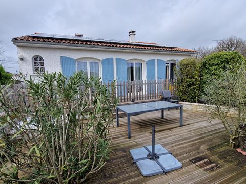 Dpt Charente Maritime (17), à vendre DOMPIERRE SUR MER maison P6 de 141 m² - Terrain de 526,00 m²