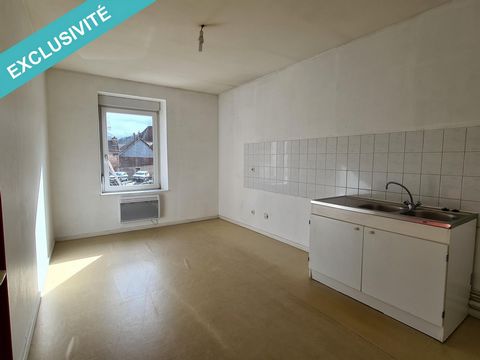 In Docelles, a charming town in the Vosges located 25 minutes from Gérardmer and 18 minutes from Épinal, in a preserved environment close to hiking trails and outdoor activities. Building with a surface area of approximately 200 m² on a plot of 180 m...