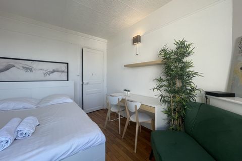 ## Space It is a 30 square meters apartment with a confortable bedroom. We provide fresh towels, bed linens. It has free wifi. The kitchen has all modern equipment with fridge, cooktop, microwave/grill and coffee machine. Shower and a separate room f...