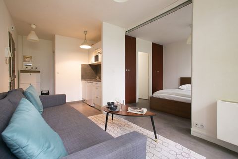 ## Espace C'est un appartement de 30 m² avec un grand séjour, une terrasse, une place de parking, une jolie chambre avec un grand espace, une cuisine ouverte et des toilettes et salle de bain séparées. Nous fournissons des serviettes propres, des dra...