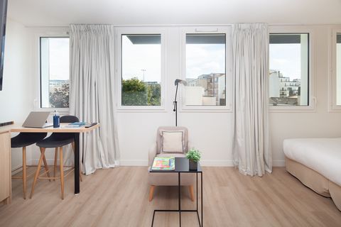 Presentation of the residence : Move in a few clicks into your own 22m2 flat with kitchenette and private bathroom in a high-end coliving residence with services, rooftop (Eiffel Tower view), garden/terrace, gym and parking at the gateway to Paris (m...