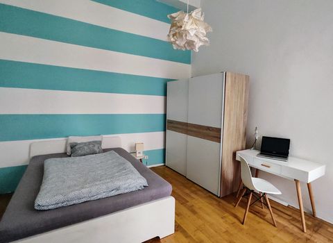 Cozy studio is available in district 7, three minutes walk from Keleti pályaudvar metro station (green and red lines) and ten minutes walk from the downtown. The XIXth century building has an old time charm: high ceiling, original hardwood floor and ...