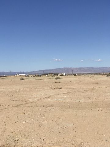 Don't miss the opportunity to buy this lot to build your custom dream home in the Salton City Area. If you are looking for a place to enjoy the blue sky, the view of the mountain and tranquility away from the hustle and bustle of the city, this is th...