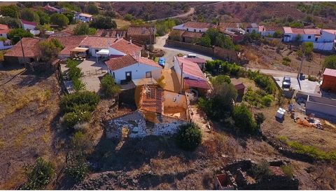 Einfamilienhaus in Ruine, mit Grundstück von 1.560 m2, zur Erholung in Alcarias Grandes - Castro Marim - Algarve. Haus zum Wiederaufbau, gelegen in Aldeia das Alcarias Grandes - Azinhal - Castro Marim. Mit Grundstück, um ein Schwimmbad zu platzieren....