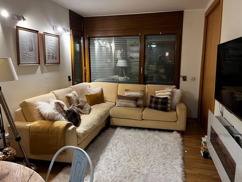 Beautiful apartment near the El Tarter ski resort, it has 63 m2 divided into a beautiful and spacious living room, open kitchen, 2 bright bedrooms, 2 full bathrooms. The entire apartment is very bright and has a lot of light, all exterior, perfect to...