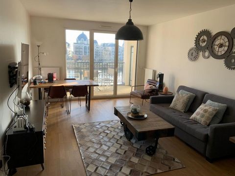 Come and discover in exclusivity this magnificent luxury apartment, located in a recent and secure residence. Nestled in the highly sought-after Panorama district, this 3-room apartment offers a sunny terrace with stunning views of the lake, without ...