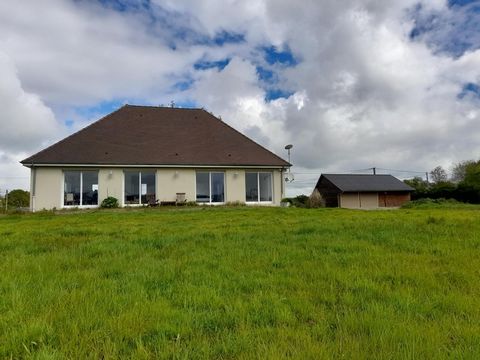 Dpt Saône et Loire (71), à vendre proche de AUTUN maison P6 de 130 m² - Terrain de 8 100,00 m²