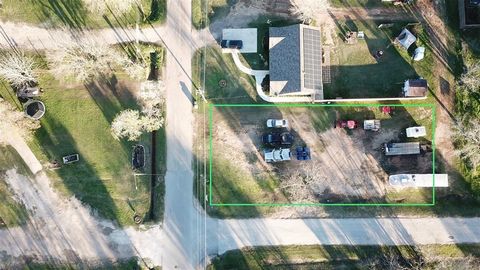 Back on the market! Buyers backed out for “personal reasons”. BUILDERS! Limitless large unrestricted corner lot in Brookshire. This is a quiet and friendly neighborhood with new homes being developed. Very low tax rate! Survey is available. NO MOBILE...