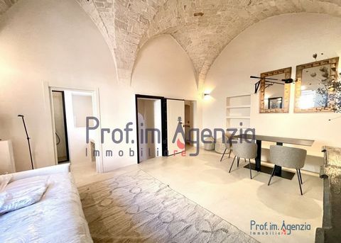 For sale beautiful detached house located in the old part of Carovigno, the city of 