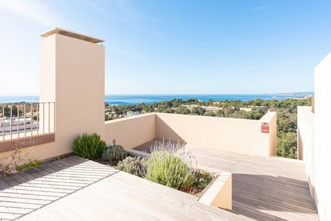 Newly built penthouse in Bonanova with stunning sea views Luxury penthouse with large terraces, pool and garage This exclusive penthouse is located in a modern building with only 6 flats. It is located in a recently built building from 2018 with lift...