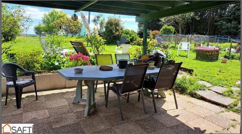 A few minutes from Objat and Pompadour, and 35' from Brive, this house is located in Orgnac, on beautiful wooded land of 9800 m². You will spend pleasant moments with family or friends on the covered terrace. This house and its apartment have been re...