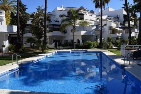 Private and small gated urbanization with swimming pool set amongst a lovely botanical garden. Situated just opposite the 5 star Guadalpin Banus Hotel. Within minutes walk to Mistral Beach. No need for a car as it is within walking distance to a weal...