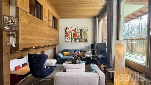 Savills propose this spacious apartment in Courchevel Moriond, at 300 meters from the slopes and shops. This apartment comprises an entrance hall, a sunny living room opening onto a south-facing balcony with access to the forest. Below the living roo...