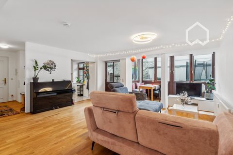 Welcome to your new furnished apartment in the charming Nürnberger Straße! This bright and modern apartment not only offers first-class comfort, but also an unbeatable location in the vibrant center of Leipzig.