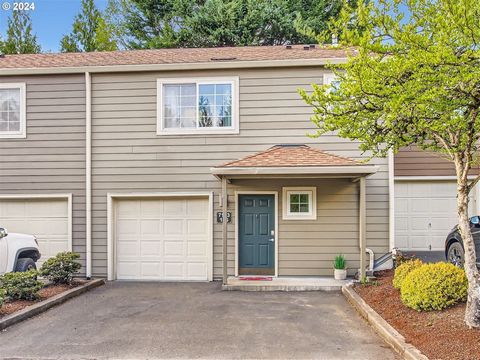 NEW PRICE Move-in ready townhouse in desirable Tualatin. Updated with new carpets, appliances, and AC units. Enjoy the two en-suite bedrooms, garage plus two parking spaces, and the community pool, hot tub, and gym. Make this your home in this privat...