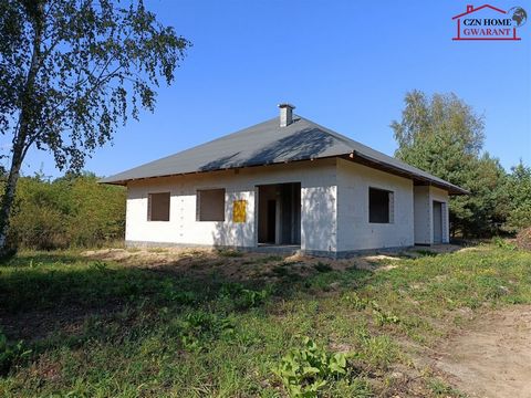 Detached house in Ceglowo. A single-storey, detached house for sale in an open shell state with an area of 154m2 in the town of Cegłów. The building is located on a plot of 856m2 and dimensions of 23x37, it consists of: 1. Vestibule 7.24 m², 2. Hall ...