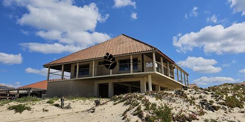 ALLEINVERTRETER: Zwischen Biarritz und Arcachon, nur wenige Kilometer von Hossegor entfernt, bieten wir Ihnen die Möglichkeit, dieses Haus mit einer charmanten Außenterrasse in der Stadt Vieux-Boucau-Les-Bains im Département Landes (40) zu erwerben. ...