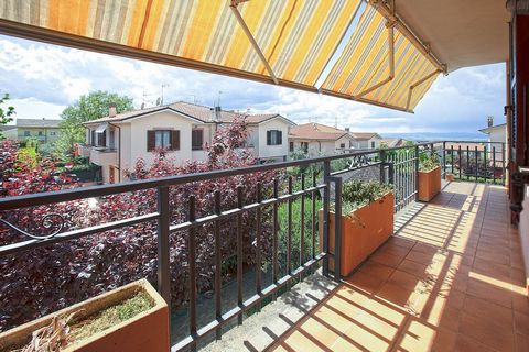 San Martino al Cimino, in an area exclusively made up of villas and cottages, we offer for sale a 90m2 apartment in a villa on the 1st and last floor. The house, in excellent condition, consists of a large leaving area of approximately 40 m2. with op...