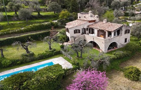 This Charming Provencale Mas was designed by the well known architect Julliard. It was built in the sixties with old material such as beams and floors. It is in a quiet residential area, only the birds and the babbling stream can be heard. The first ...