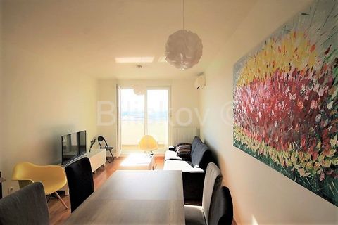 www.biliskov.com  ID: 13385 Spanish,Beautiful, comfortable two-room apartment, 57.29 m2, on the 7th floor of a building that was built in 2018. The building has an elevator.The excellently used space consists of an entrance area, a large living room ...