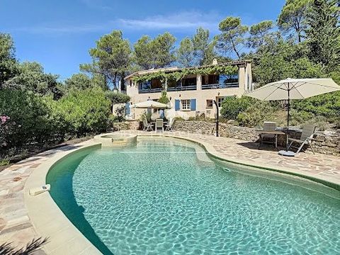 CO-EXCLUSIVE MANDATE - Are you looking for a house on a beautiful and quiet spot in the Provence, where you have enough room for yourself and your guests, where you could even start a bed & breakfast with enough privacy for everyone? With a beautiful...
