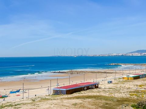 1 bedroom flat in the centre of Costa da Caparica on the first line of the beach! With parking space, storage room and communal terrace with a beautiful sea view. Recently refurbished flat, located on the first floor of a building with lift and a cha...