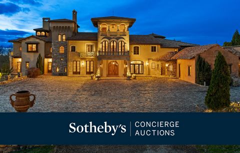 This magnificent estate is evocative of the Tuscan countryside, with roots that harken back to the Civil War in the form of an old chestnut tree. The “Signal Tree,” after which the property is named, afforded Union troops a clear view of Harper’s Fer...