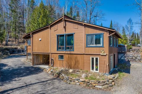 This charming property with 2 bedrooms, a large living room, a large open concept kitchen, a veranda and much more... It has two exclusive accesses to the magnificent Lacs des Deux-Montagnes and Lac Lauzon. Also, it includes two independent entrances...