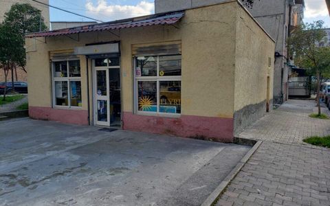 The premises is located on the edge of Irfan Tomini street. General information Area 63 m2 Floor 0 on the edge of the main street. Characteristics Buze on the road Hypoteke