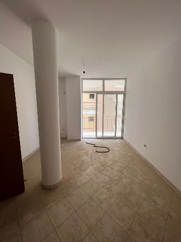 Apartment for sale in the area of the rock of Kavaje on the beach. Durres The apartment is located on the 3rd floor of a well managed building with an elevator. The area in which the apartment is located is one of the most frequented by local and for...