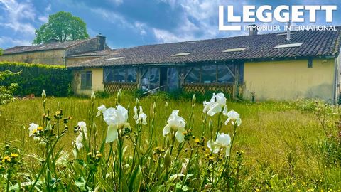 A28991SSA79 - Take a look at this lovely property on the edge of the popular village of Melleran in Deux Sevres. Built before 1820 it has been beautifully restored by French artisans to a high standard. Enter the property through a wooden gate into t...