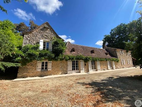 Magnificent Périgourdine House near Issigeac and Bergerac 5 bedrooms and 4 bathrooms. 2ha. with swimming pool and tennis court. Lots of character. Very beautiful stone house of 228 m2 of living space located 5 minutes from a quiet village and at the ...