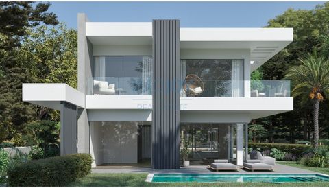 Discover this Magnificent 5 bedroom detached villa in Birre, Cascais, of contemporary architecture, with Garden, Garage and Swimming Pool, located in a quiet street, Premium location, residential, with only villas just a few minutes from the centre o...