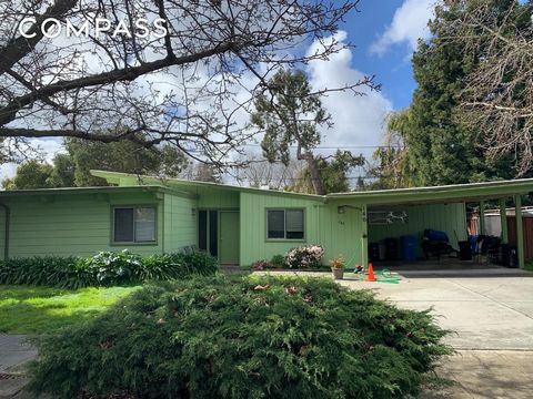 Great potential of mid-century modern living in this fixer-upper Eichler home. This diamond in the rough presents a rare opportunity to revive a classic architectural home. With a little vision and TLC, this home has the potential to become a stunnin...