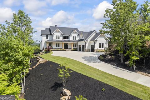 Welcome to 61 Lookout Point, Toccoa, GA 30577 - where panoramic vistas await at every turn. Nestled amidst the tranquil beauty of Toccoa, this distinguished residence offers an unparalleled blend of luxury, comfort, and stunning natural surroundings....