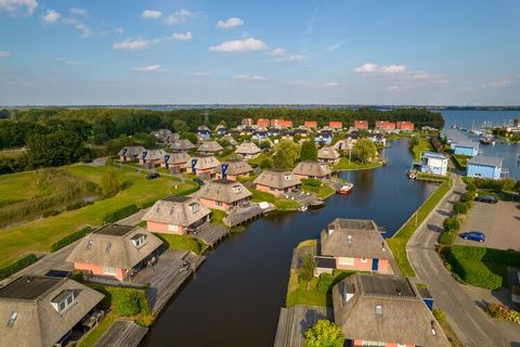 This comfortable detached holiday home is on the waterfront in Waterpark De Bloemert, an expansive holiday park on the Zuidlaardermeer. It lies just within the province of Drenthe, 3 km from the village of Zuidlaren and close to nature reserves such ...