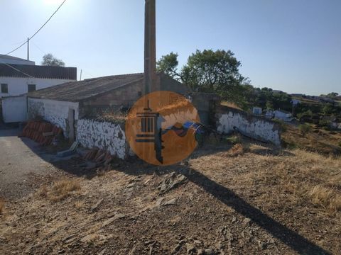 Ruin with land to recover and sea view in the village of Magoito in Odeleite - Castro Marim. This property is located at the end of the street, last street villa, more private location. Water and electricity on site. Public Lighting at the door. Sea ...