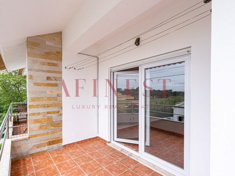 Fully refurbished 3 bedroom flat with an east/south orientation The areas of the flat are distributed as follows: - Living room 20m2 with balcony 6m2 - Kitchen 9m2 to be equipped to be arranged - Bedroom 1: 11m2 with wardrobe - Bedroom 2: 9m2 with wa...